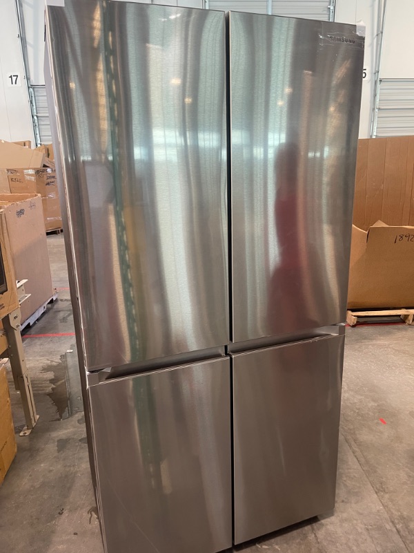 Photo 10 of Samsung 36 Inch Wide 22.8 Cu. Ft. Energy Star Rated Full Size 4-Door Flex Refrigerator
** ORDOR COMING FROM FRIDGE **