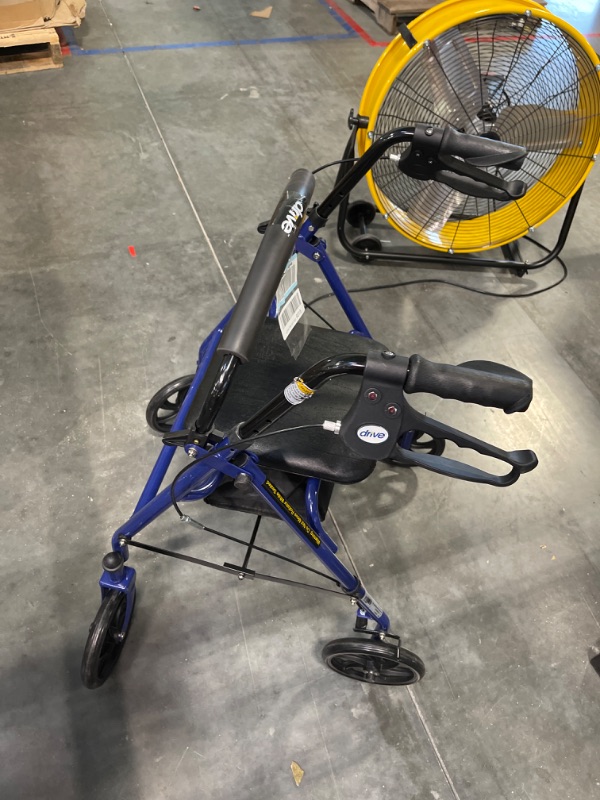 Photo 2 of Drive Medical 10257BL-1 4-Wheel Rollator Walker With Seat & Removable Back Support, Blue

*** ONE HANDLE IS MISSING A SCREW *** 