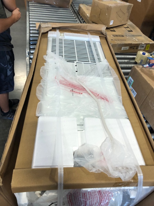 Photo 3 of VTESSE 8000 BTU Portable Air Conditioners with Dehumidifier and Fan Functions,Portable AC with Remote Control
--- Open Box --- 