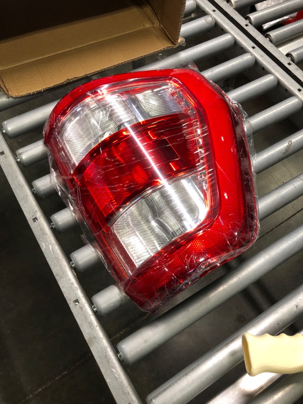 Photo 1 of Duolctrams Right Passenger Side Brake Tail Light Rear Lamp Assembly Compatible for Ford F150 F-150 XL 2021 2022 Without Bulb ML3Z13404E Right (Passenger Side)