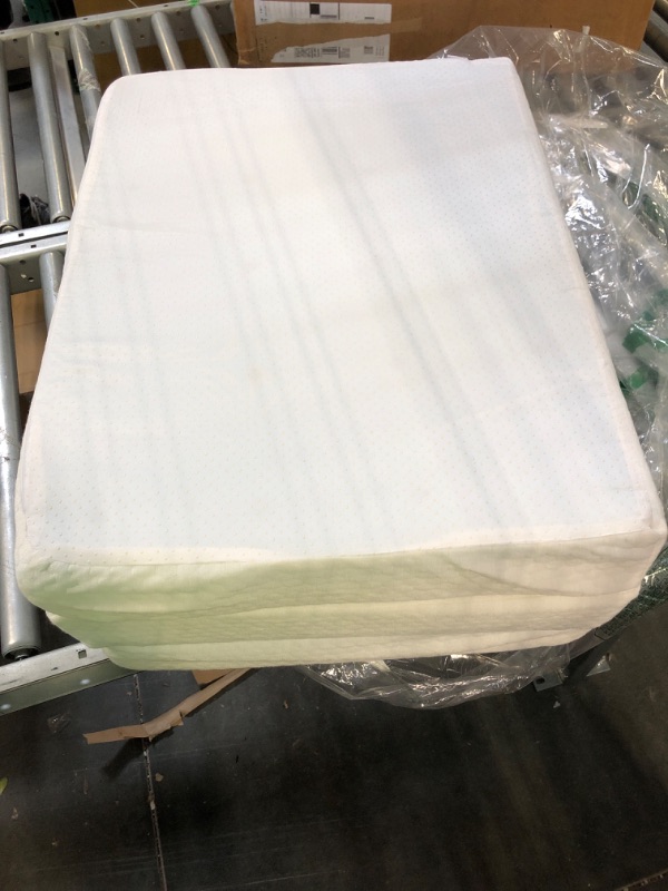 Photo 3 of 3 pc foladable white mattress