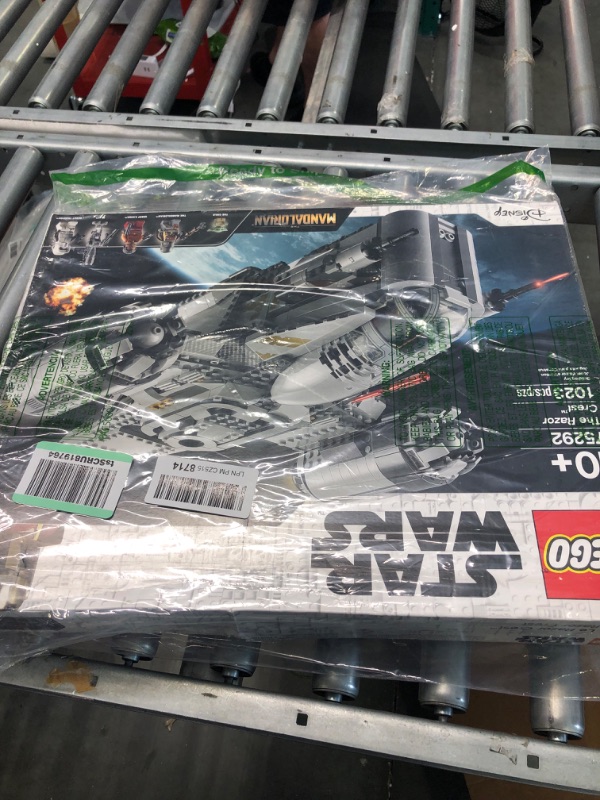 Photo 4 of Lego Star Wars: The Mandalorian The Razor Crest 75292 (1,023 Pieces)