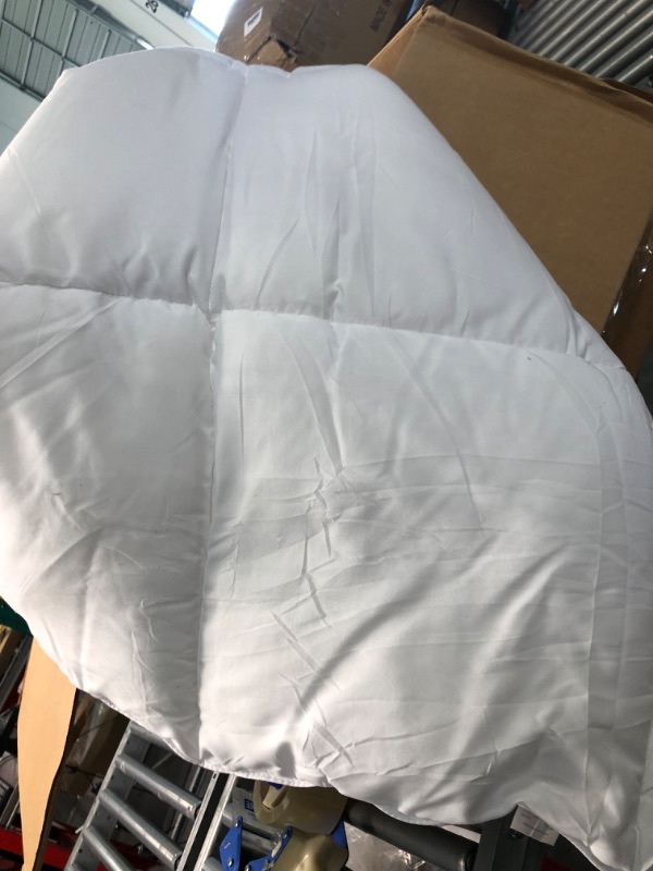 Photo 2 of 
Amazon Basics Down Alternative Bedding Comforter Duvet Insert - Full/Queen, White, All-Season