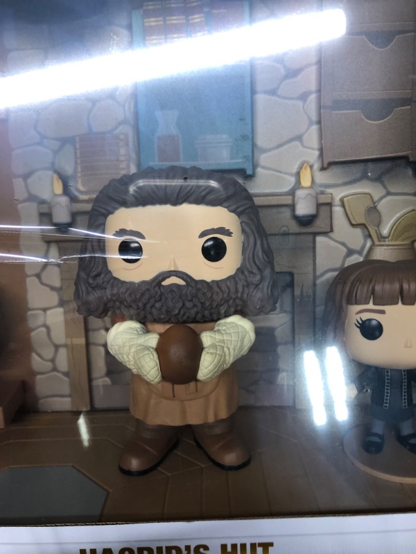 Photo 1 of Funko Pop! Moments Deluxe: Harry Potter - Hagrid's Hut, Ron, Harry, Hagrid, Hermione