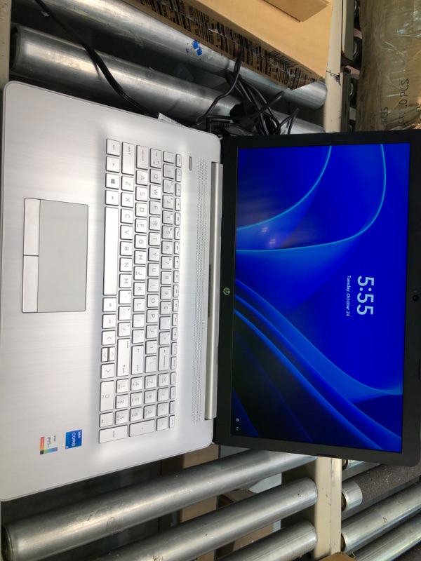 Photo 5 of 2022 hp pavilion 17.3 in windows 11