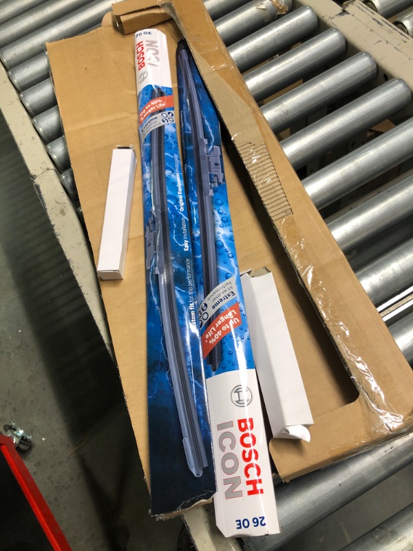 Photo 3 of Bosch ICON Wiper Blades 26OE20OE (Set of 2) Fits Audi: 18-11 A8 Quattro, BMW: 19-11 X3, Ford: 19-10 Taurus, Toyota: 12-05 Avalon +More, Up to 40% Longer Life, Frustration Free Packaging