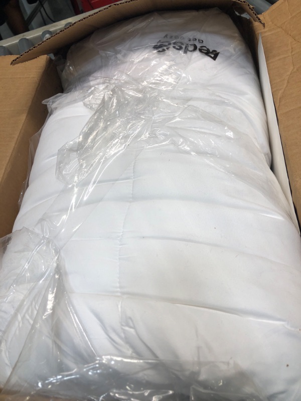 Photo 3 of APSMILE All Season Goose Feather Down Comforter California King Size - Ultra-Soft 750 Fill-Power Hotel Collection Duvet Insert Fluffy Medium Warm Quilt Comforter with Corner Tabs(104x96, White) Cal King / Year-around White