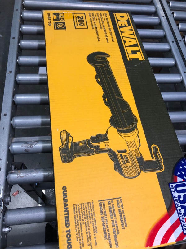Photo 2 of 20-Volt MAX Cordless 29 oz / 600 ml Adhesive Gun (Tool-Only)