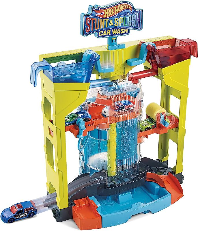 Photo 1 of Hot Wheels Mattel Stunt & Splash Car Wash Playset
