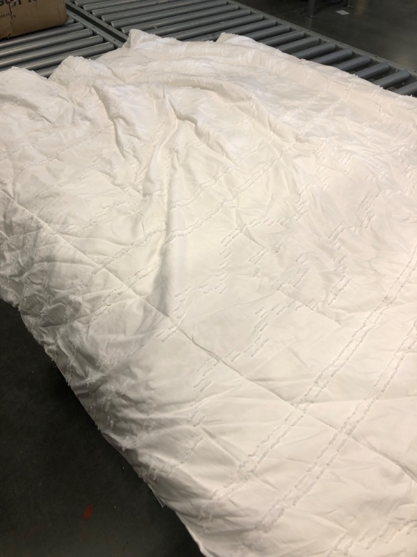 Photo 1 of 3pc Queen Comforter Set (1 comforter, 2 pillowcases)