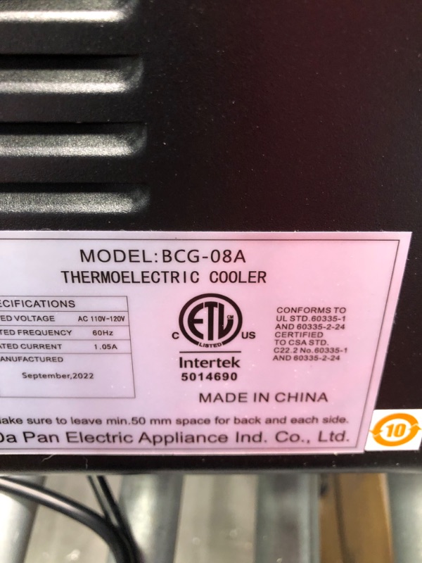 Photo 1 of Bcg-08A 8L 100counts Cigars Custom Household Mini Cigar Humidor Cooler, Cigar Humidors Manufacturer USB Ports. with Lock and Key
