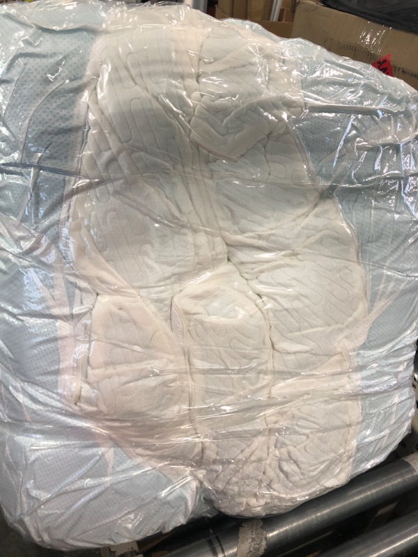 Photo 4 of 3" mattress pad - vacuum sealed