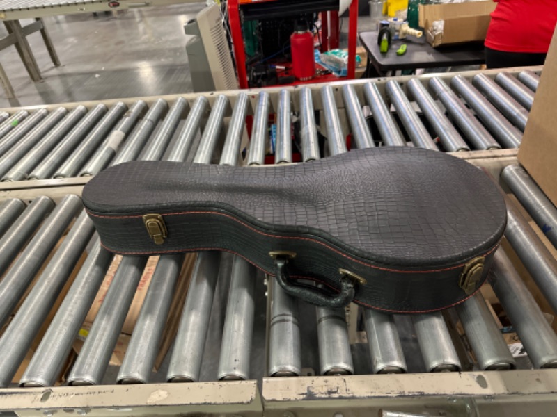 Photo 5 of Mandolin Hard Case, F-Style Mandolin Case, Crocodile Pattern Leather Bulge Surface with Plush Interior Wooden Case (Black)