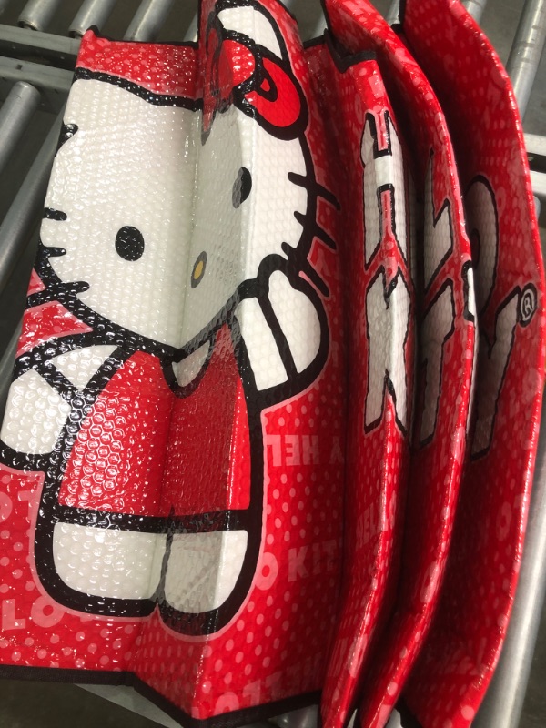 Photo 1 of Plasticolor 003681R01 Hello Kitty Sanrio Accordion Style Car Truck SUV Front Windshield Sunshade