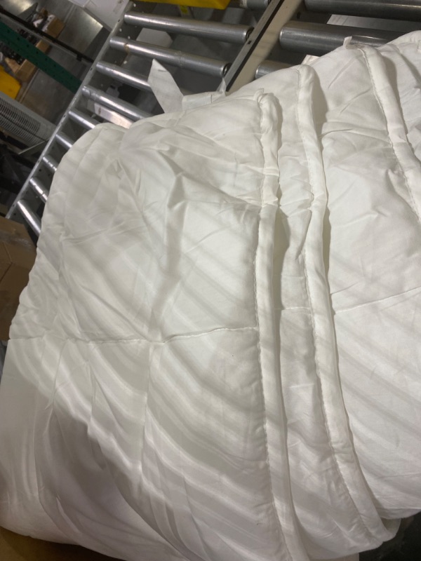 Photo 3 of  Bedding Comforter – All Season Comforter Full Size – White Comforter Full - Plush Siliconized Fiberfill - Box Stitched
