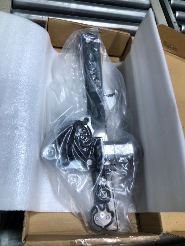 Photo 1 of YHTAUTO Rear Passenger Side Power Window Regulator with Motor for Ford Focus 2000-2007