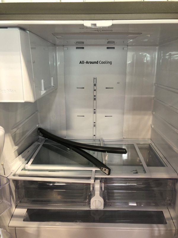 Photo 5 of ***PARTS ONLY***MISSING HANDLES AND PARTS FOR LOWER DRAWER*** Samsung 27-cu ft 35.75-in French Door Refrigerator with Dual Ice Maker (Fingerprint Resistant Stainless Steel) ENERGY STAR Model #RF27T5241SR