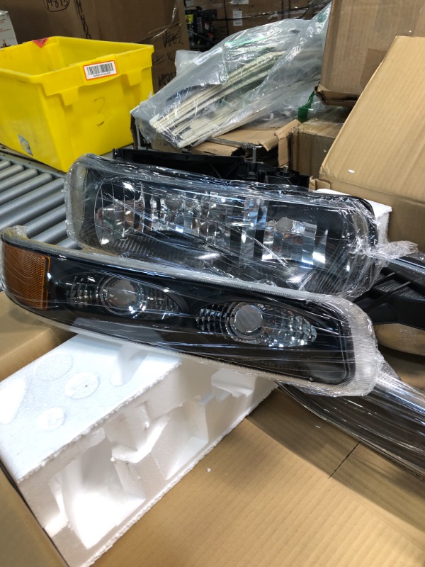 Photo 4 of ADCARLIGHTS Headlight Assembly for 1999 2000 2001 2002 Chevy Silverado 1500 2500/2001 2002 Chevy Silverado 1500HD 2500HD 3500/2000-2006 Tahoe Suburban 1500 2500 Black Housing Amber Reflector Pair