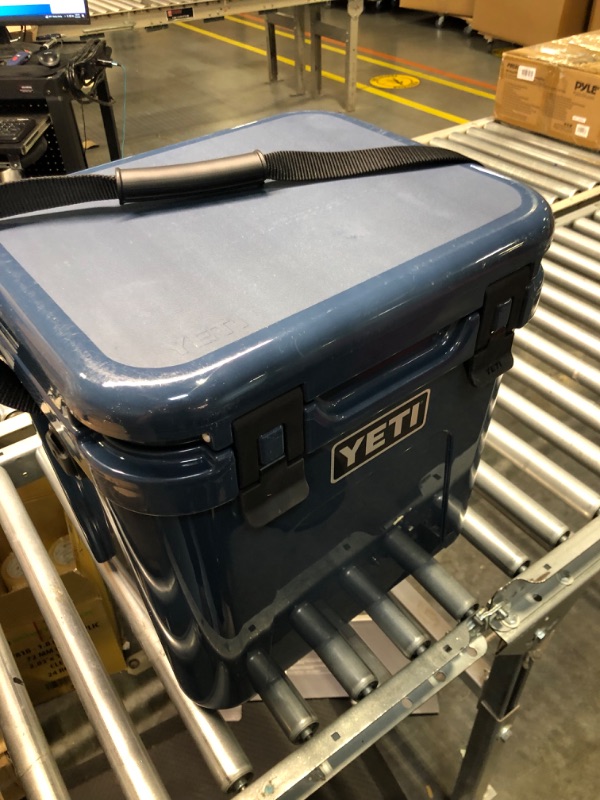 Photo 3 of YETI Roadie 24 Cooler