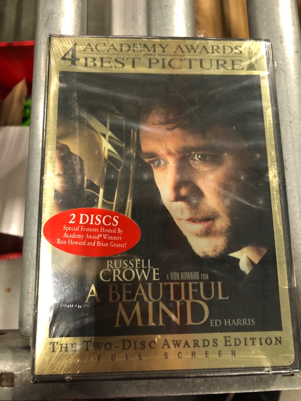 Photo 2 of A Beautiful Mind (Two-Disc Awards Edition)
