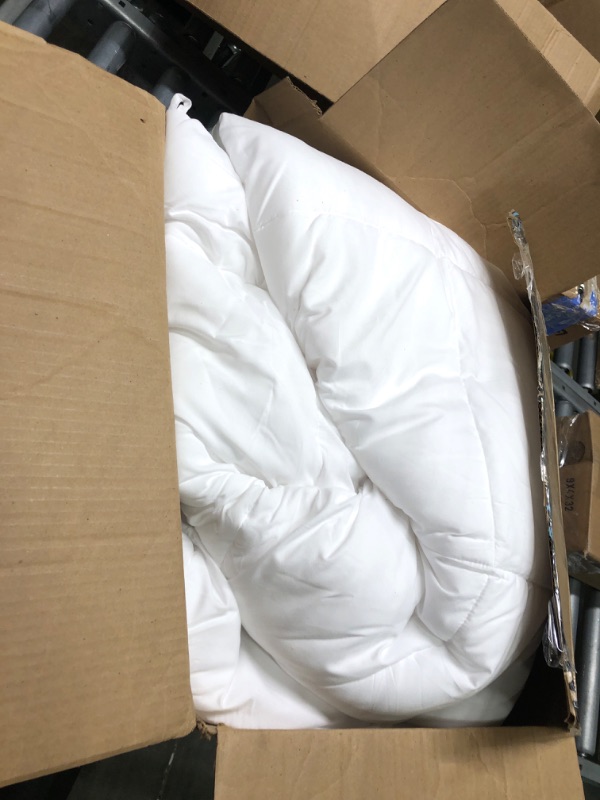 Photo 2 of 
Bedsure Queen Comforter Duvet Insert - Quilted White Comforters Queen Size, All Season Down Alternative Queen Size Bedding Comforter with Corner Tabs