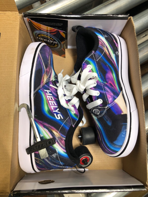 Photo 3 of Heelys Unisex-Child Pro 20 Prints Wheeled Heel Shoe Little Kid (4-8 Years) 1 Little Kid Black/Rainbow
Size: Yth5, Wo.s6, 23CM