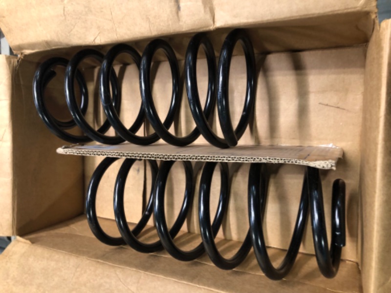 Photo 3 of MOOG 81686 Coil Spring Set