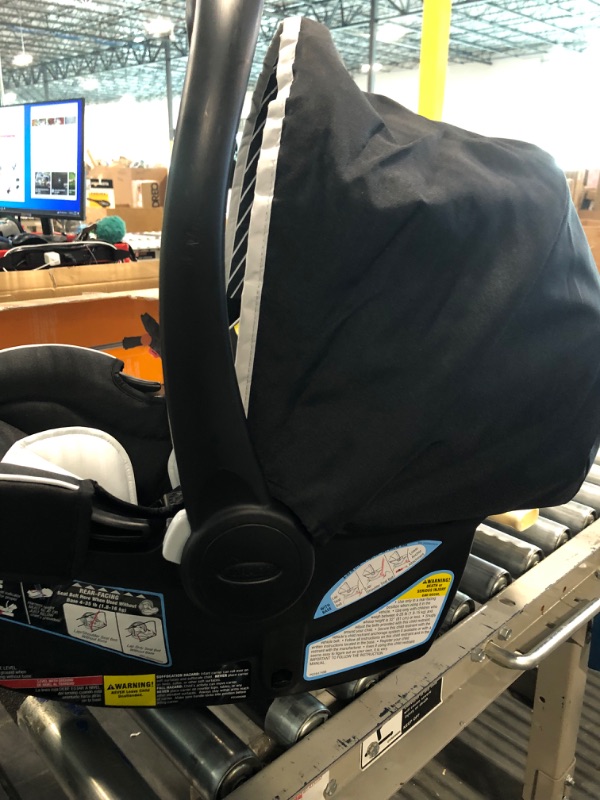 Photo 2 of Graco SnugRide 35 Lite LX Infant Car Seat