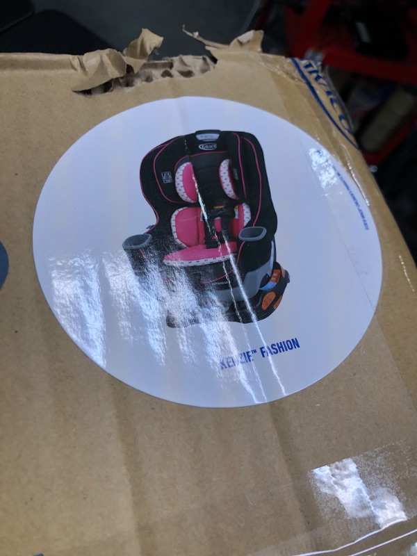 Photo 1 of Graco - Extend2Fit Convertible Car Seat, Kenzie