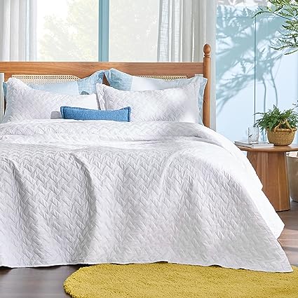 Photo 1 of Bedsure King Size Quilt Set - Lightweight Summer Quilt King - White Bedspreads King Size - Bedding Coverlets for All Seasons (Includes 1 Quilt, 2 Pillow Shams)