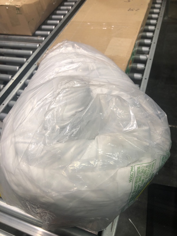 Photo 1 of Amazon Basics Down Alternative Bedding Comforter Duvet Insert - Twin, White, Light Twin Light