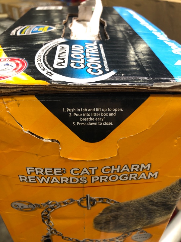 Photo 2 of Arm & Hammer Cloud Control Platinum Multi-Cat Clumping Cat Litter with Hypoallergenic Light Scent, 14 Days of Odor Control, 37 lbs 37 Pounds