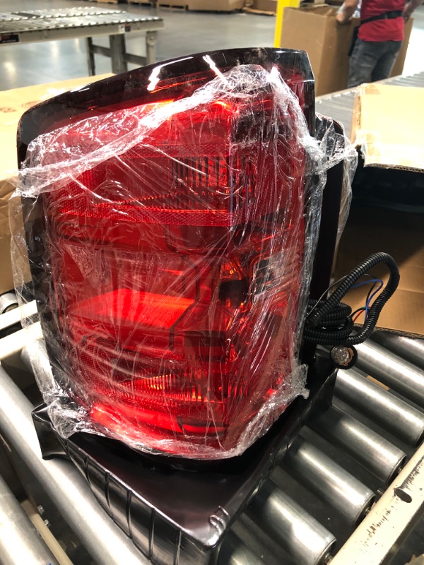 Photo 3 of PIT66 Tail Lights Assembly Rear Lights Compatible With 2014-2019 Chevy Silverado/2015-2019 GMC Sierra Tail Lights Taillights With Wiring Harness 14-19/15-19 Red lens Chevy Silverado/GMC Sierra