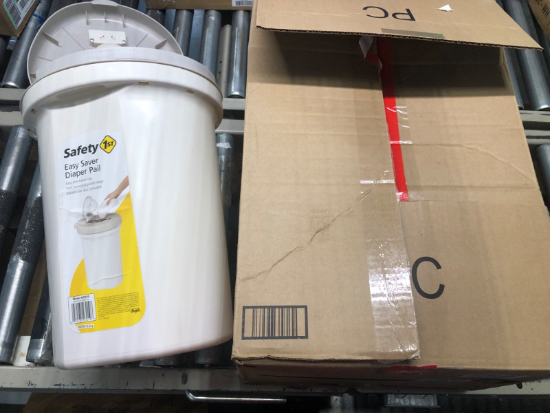 Photo 1 of Safety 1st Easy Saver Diaper Pail