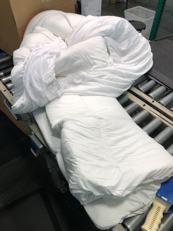 Photo 1 of 60x 80 mattress topper 
