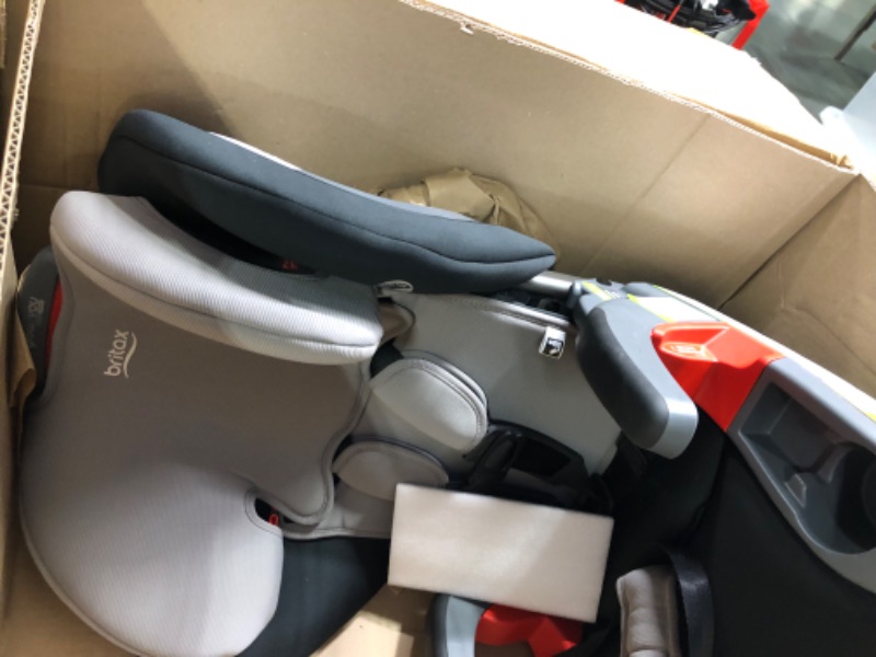 Photo 3 of Britax Grow with You ClickTight Harness-2-Booster Car Seat, Otto SafeWash
 
