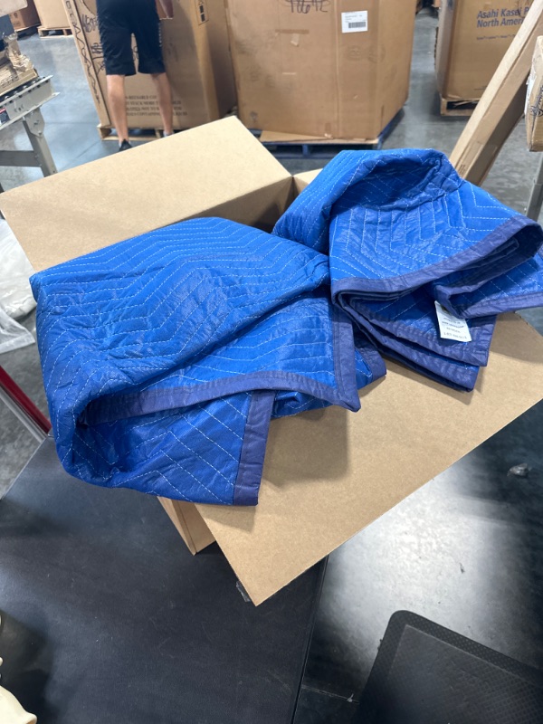 Photo 3 of Uboxes A0075MU04 Pro Economy Moving Blankets (4 Pack) 35lbs/doz 2.92lb/ea 72"x80", Blue