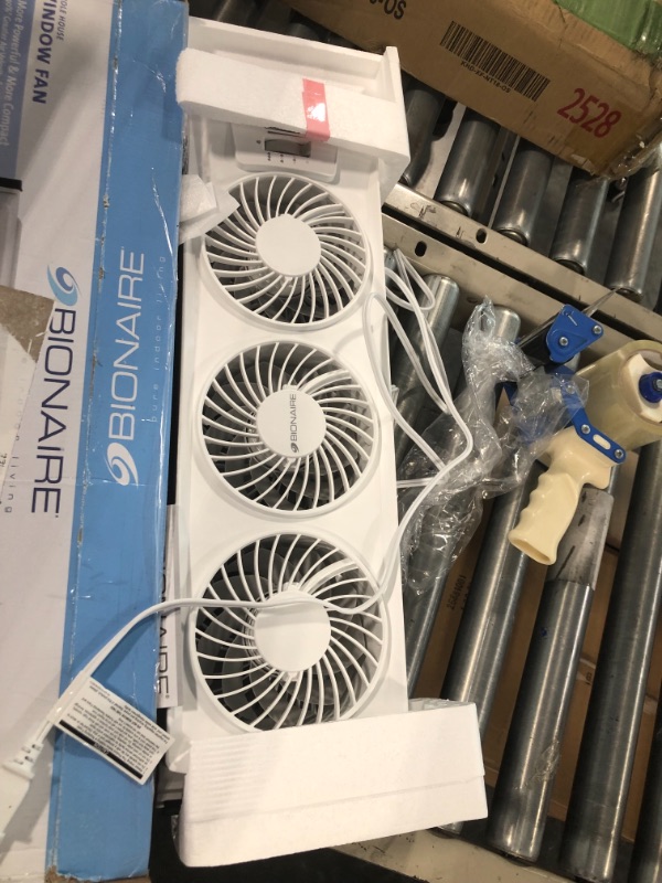 Photo 2 of Bionaire BWF0502M-WM Thin Window Fan, White White Manual Controls Window Fan