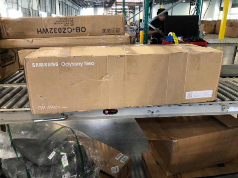 Photo 1 of SAMSUNG 49" Odyssey Neo G9 G95NA Gaming Monitor, 4K UHD Mini LED Display, Curved Screen, 240Hz, 1ms, G-Sync and FreeSync Premium Pro, LS49AG952NNXZA, White & Black Black & White 49-inch Neo G9 G-Sync and FreeSync 240Hz
