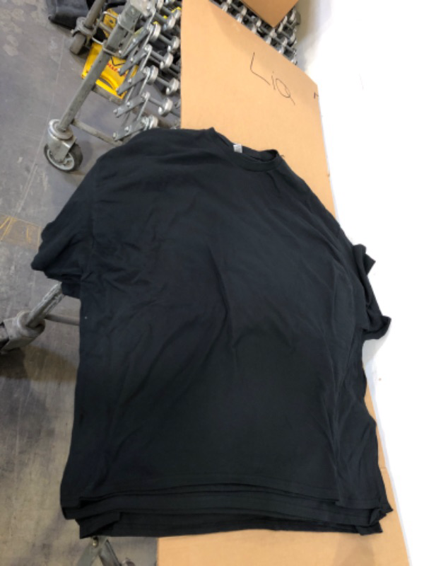 Photo 1 of  5XL BLACK T SHIRT   5 PIECES 