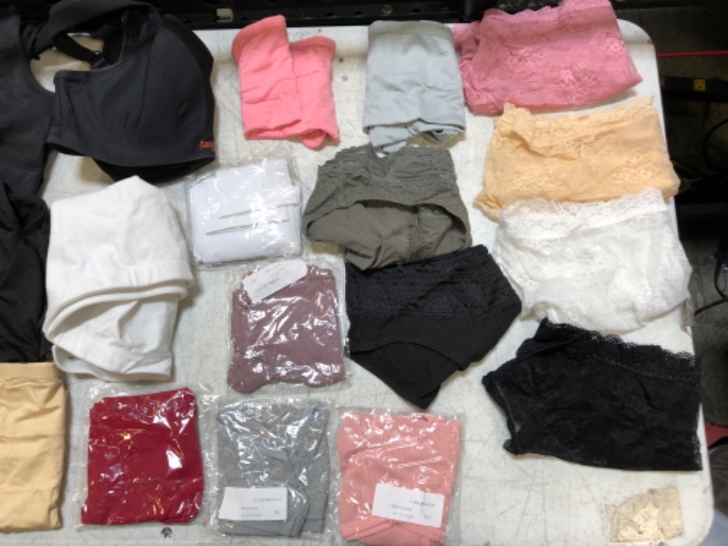 Photo 1 of -BOX LOT-
VARIOUS ITEMS (BRAS&UNDERWEAR)