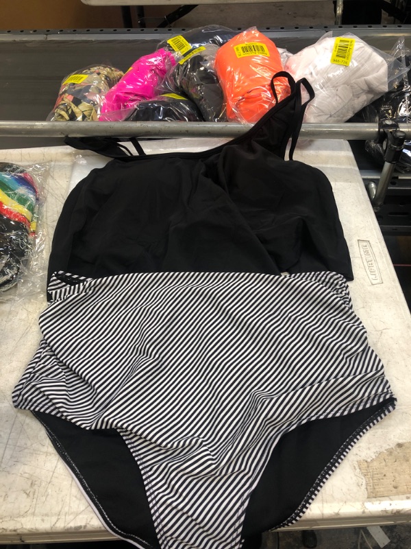 Photo 1 of BLACK AND WHITE BIKINI SET ( SIZE: LARGE ) 