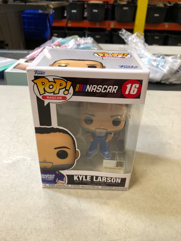 Photo 2 of Funko POP! NASCAR - Kyle Larson (Henrick)