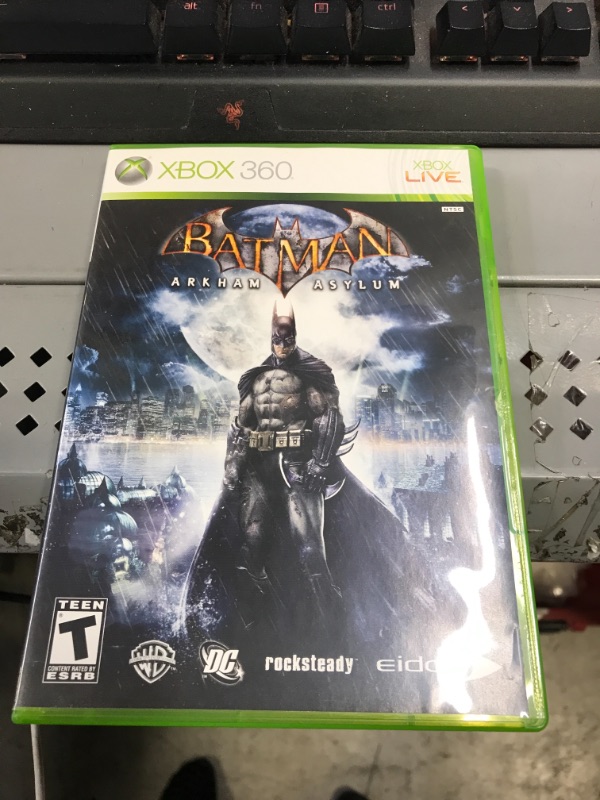 Photo 4 of Batman: Arkham Asylum - Xbox 360 (Renewed)