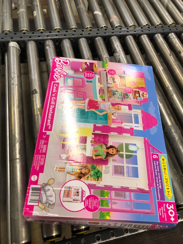 Photo 2 of Barbie Cook ‘n Grill Restaurant Playset with 30+ Pieces & 6 Play Areas Including Kitchen, Pizza Oven, Grill & Dining Booth, Gift for 3 to 7 Year Olds
FACTORY SEALED*************