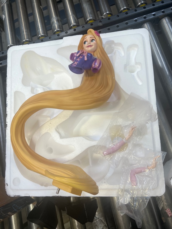 Photo 6 of Beast Kingdom Tangled: Rapunzel MC-046 Master Craft Statue, Multicolor