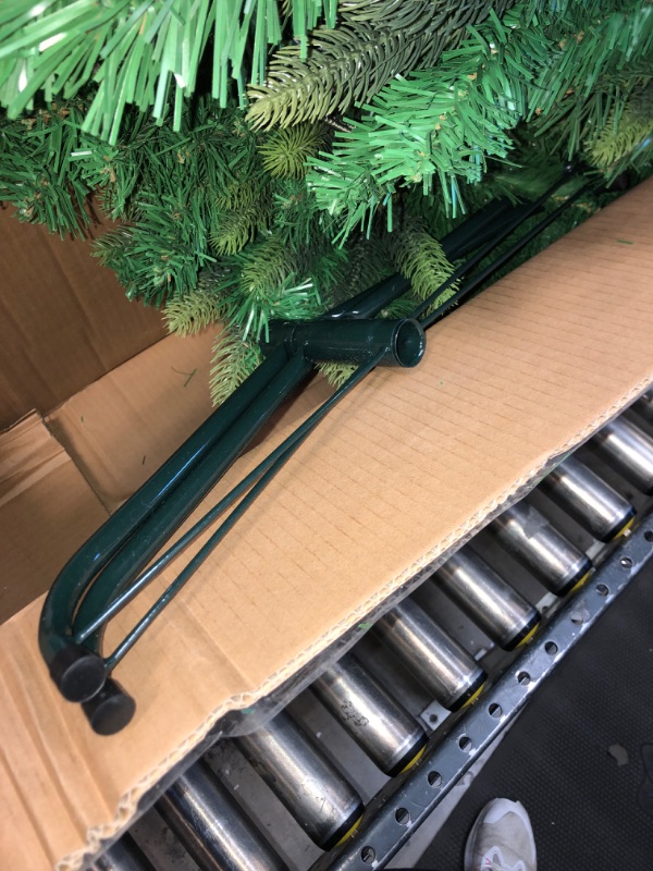 Photo 4 of 6Ft. Artificial Christmas Trees , Xmas Pine Tree, Unlit Hinged Cedar Xmas Tree w/Metal Stand, Artificial Christmas Tree 975 Branch Tips Polyethylene