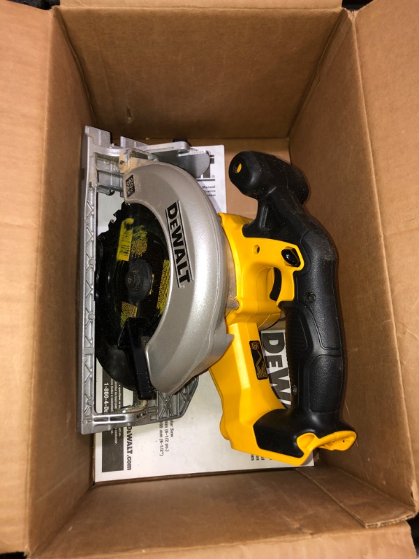 Photo 2 of Dewalt DCS393 bare tool 20V MAX 6 1/2" circular saw
