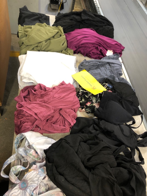 Photo 1 of 13 piece womens clothing size large and up 