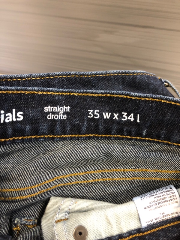 Photo 1 of Amazon Essentials Men's Straight-Fit Stretch Jean 
SIZE-35W x 34L Dark Wash